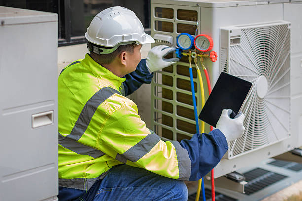 Professional Hvac technician working in Totowa, NJ